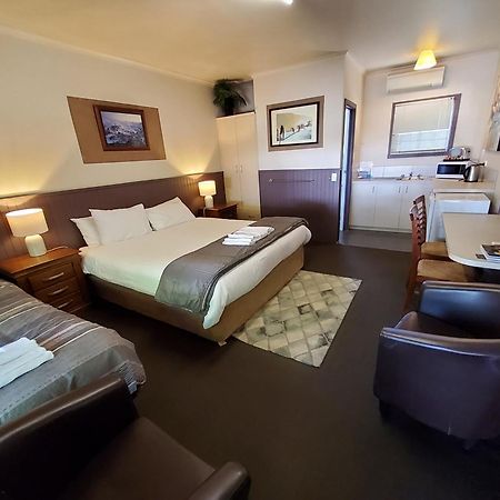 Coach House Inn ไบรท์ ภายนอก รูปภาพ