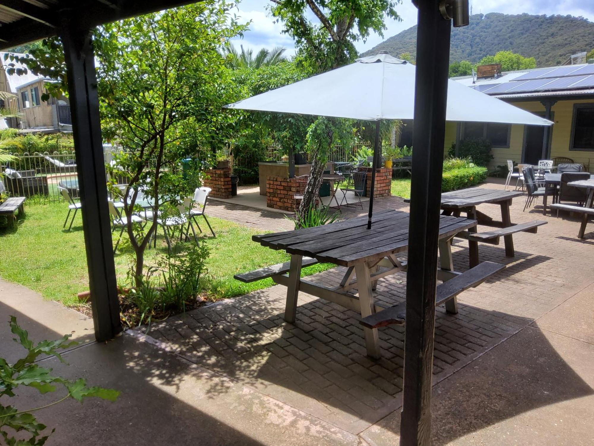 Coach House Inn ไบรท์ ภายนอก รูปภาพ