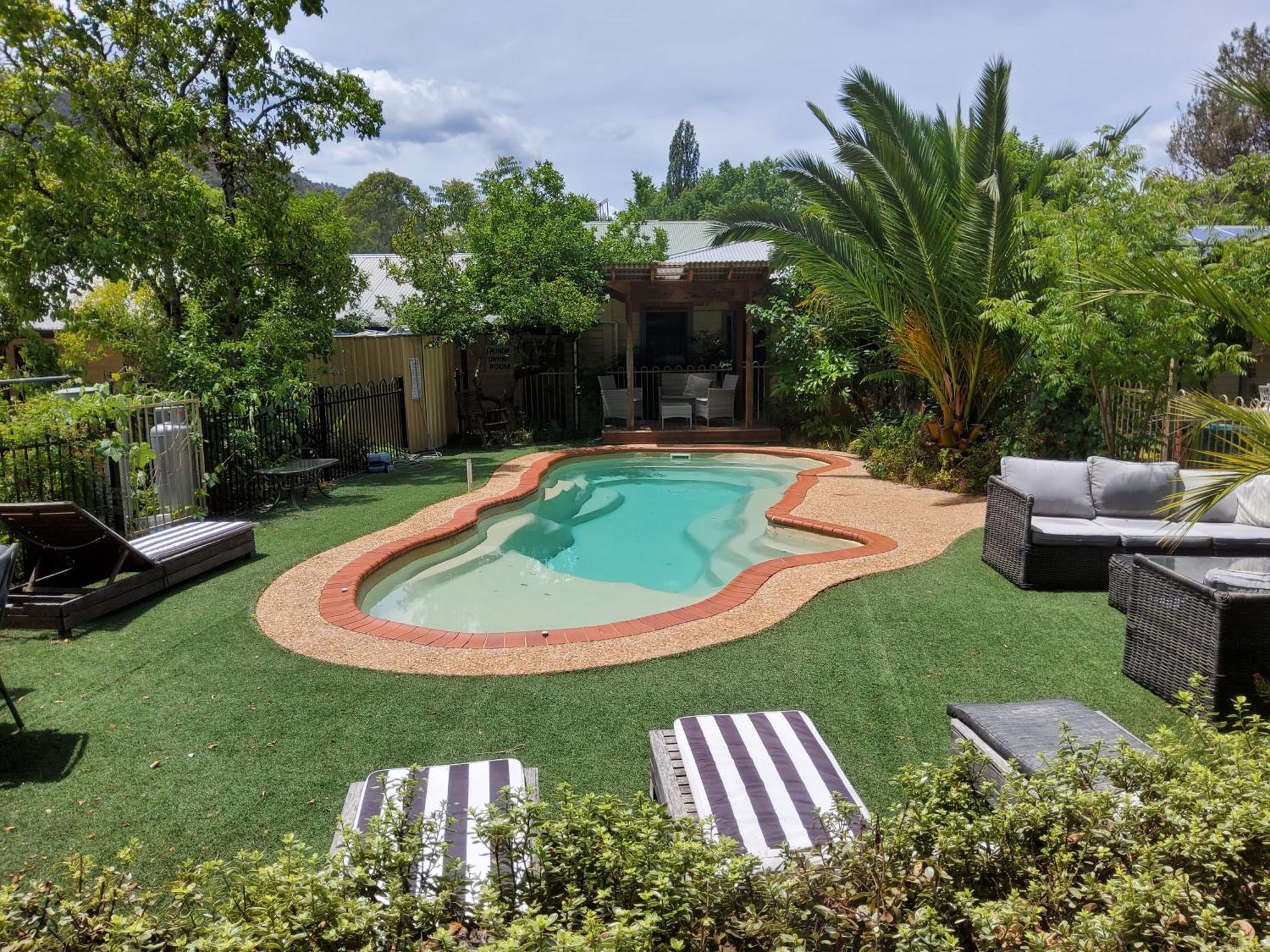 Coach House Inn ไบรท์ ภายนอก รูปภาพ