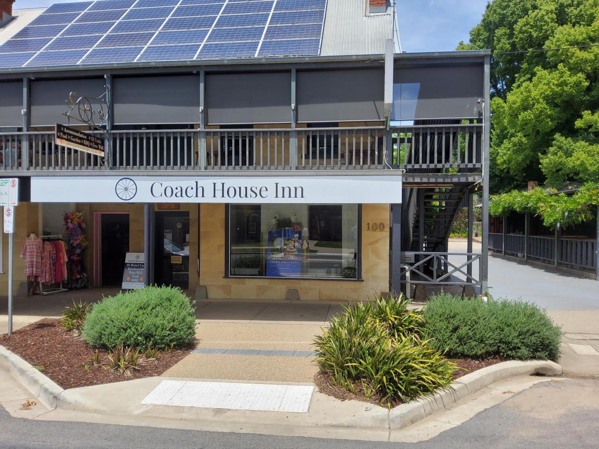 Coach House Inn ไบรท์ ภายนอก รูปภาพ