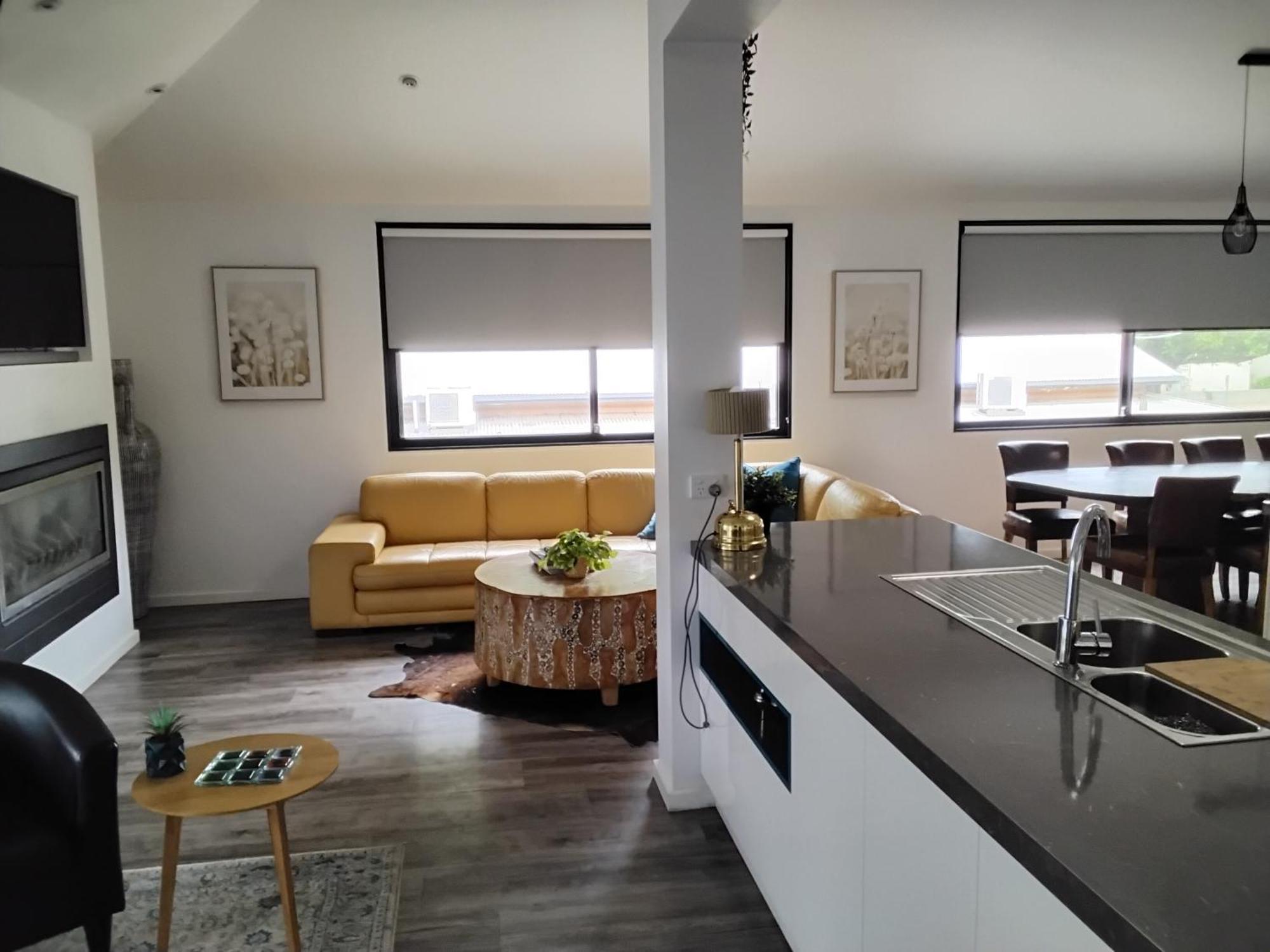 Coach House Inn ไบรท์ ห้อง รูปภาพ