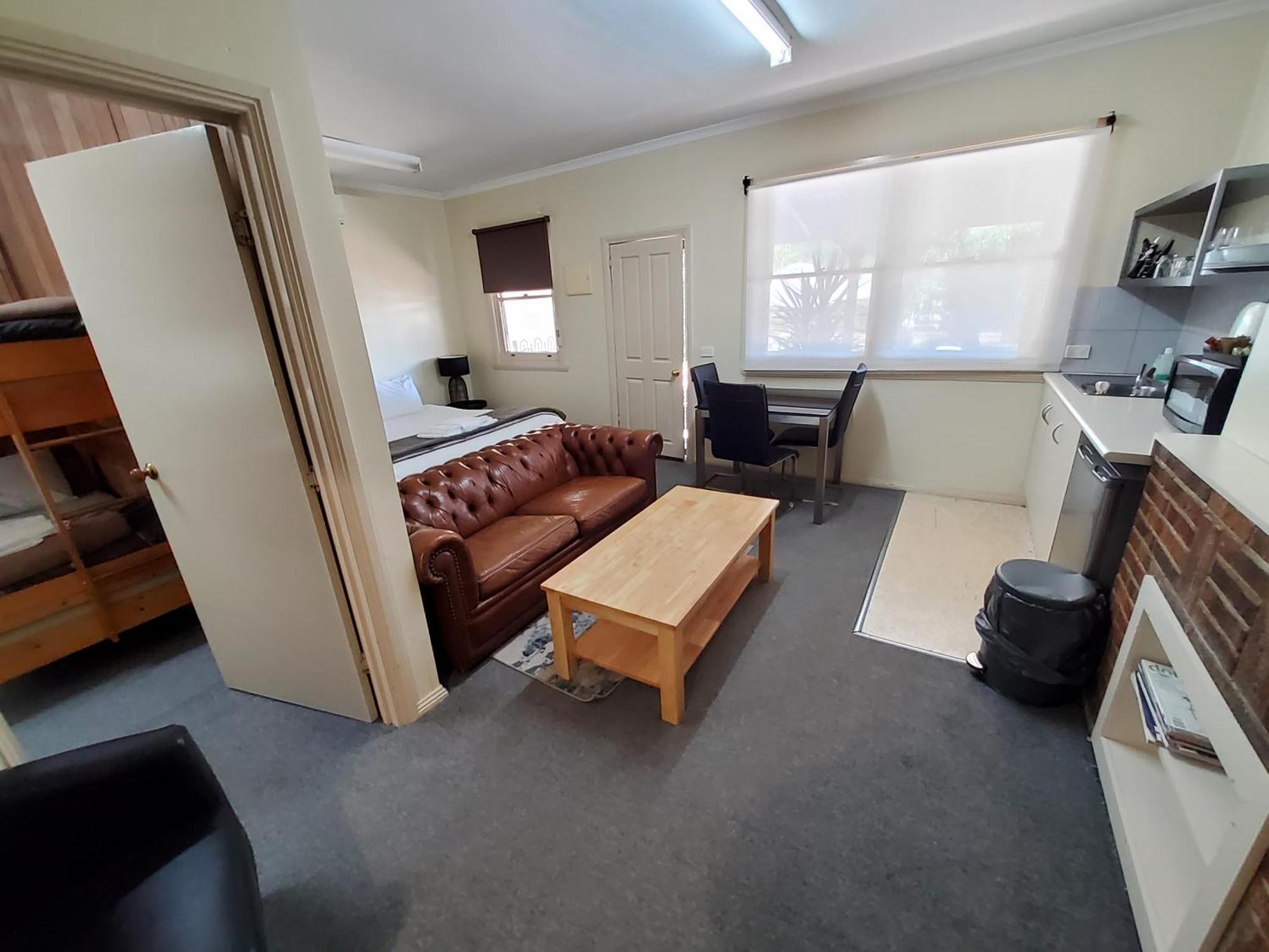 Coach House Inn ไบรท์ ภายนอก รูปภาพ